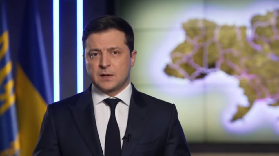 Ξέσπασμα Ζελένσκι: «Θα βρούμε κάθε μπάσταρδο που πυροβόλησε στις πόλεις μας» - Δείτε βίντεο 