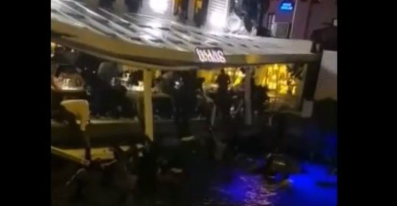 Κωνσταντινούπολη: Κατέρρευσε τμήμα εστιατορίου – Άνθρωποι βρέθηκαν στη θάλασσα - Δείτε βίντεο