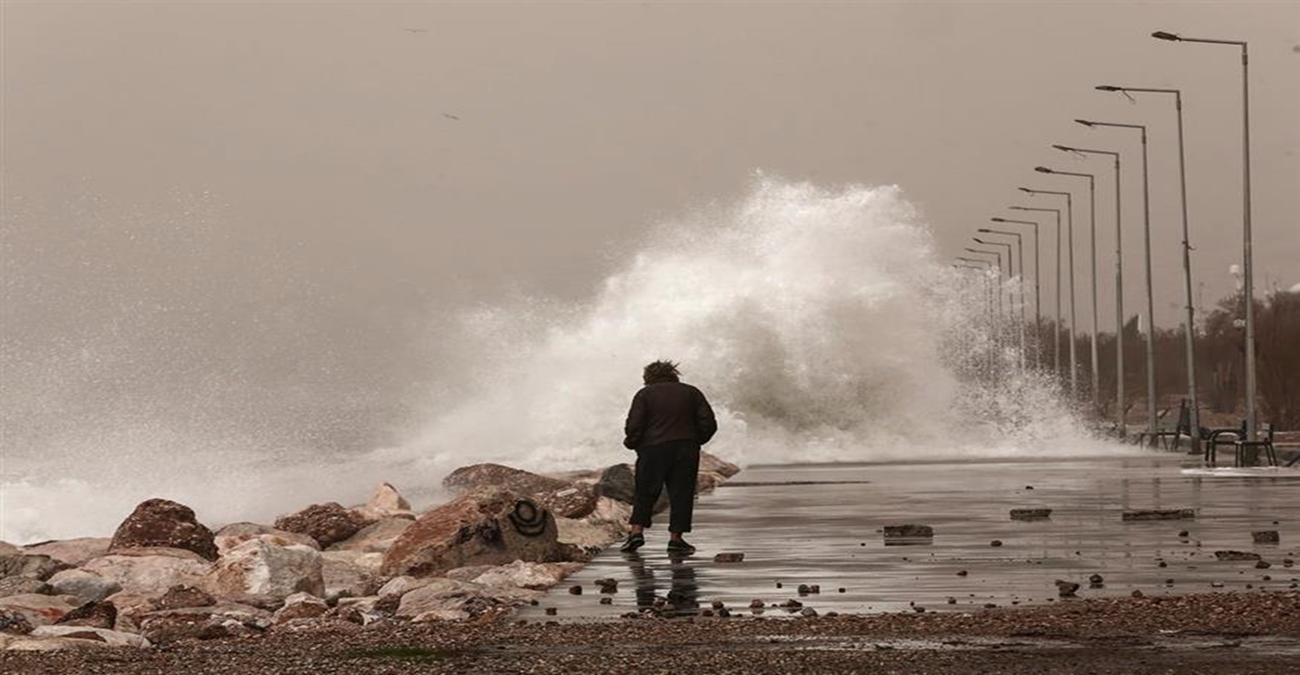 Σαρώνει την Ελλάδα η κακοκαιρία Ciaran - Σε ποιες περιοχές θα είναι έντονα τα φαινόμενα με βροχές και καταιγίδες