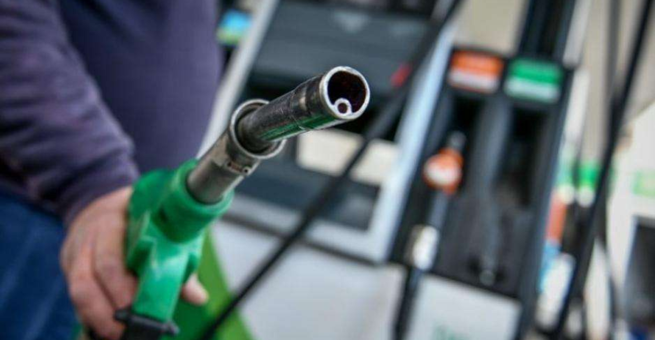 Έπεσαν οι τιμές των καυσίμων - Σε ισχύ η μείωση του φόρου κατανάλωσης