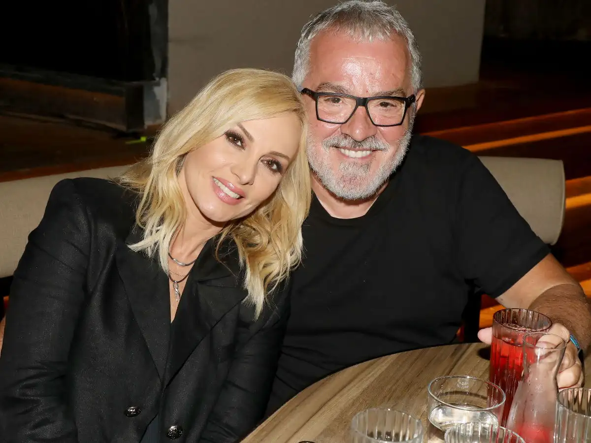 «Για πάντα μαζί»: Η Πέγκυ Ζήνα και ο Γιώργος Λύρας συμπλήρωσαν 30 χρόνια κοινής πορείας - Πώς γιόρτασαν την επέτειό τους