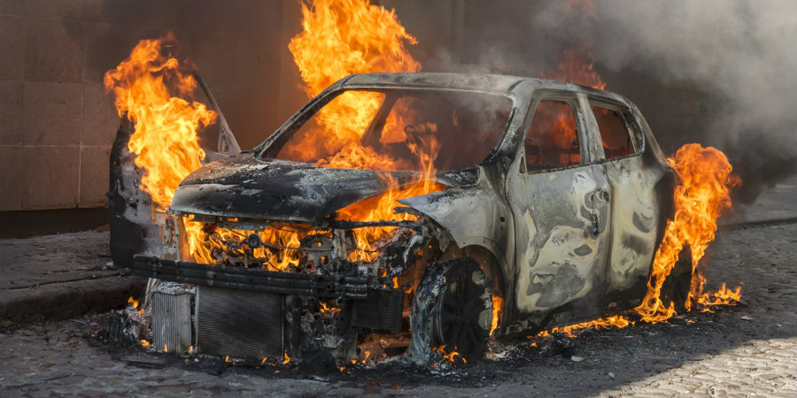 ΛΕΥΚΩΣΙΑ: Πυρκαγιά σε όχημα κινητοποίησε την Πυροσβεστική