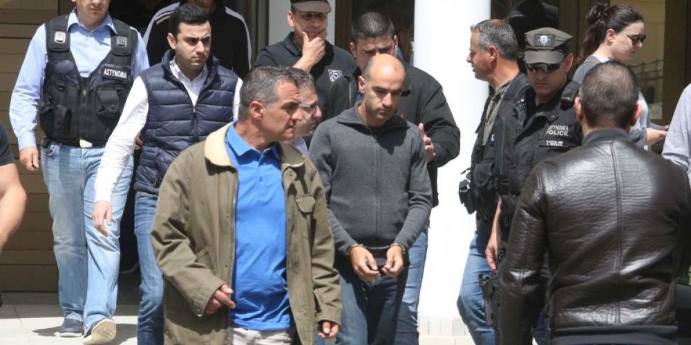 «Παραδέχομαι» απαντά ο Νίκος Μεταξάς - Πάνοπλοι αστυνομικοί στο δικαστήριο