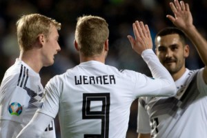 Περίπατο και με 10 παίκτες η Γερμανία – Πρόκριση για Πολωνία, μεγάλο βήμα η Κροατία