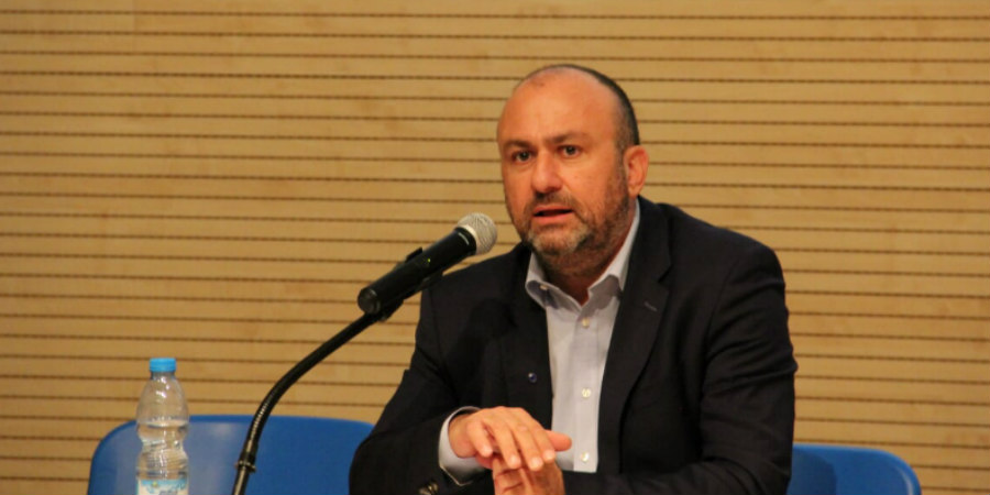 Δ. Παπαδάκης: «Θα παραμείνω ΕΔΕΚίτης Ευρωβουλευτής μέχρι το τέλος της θητείας μου»