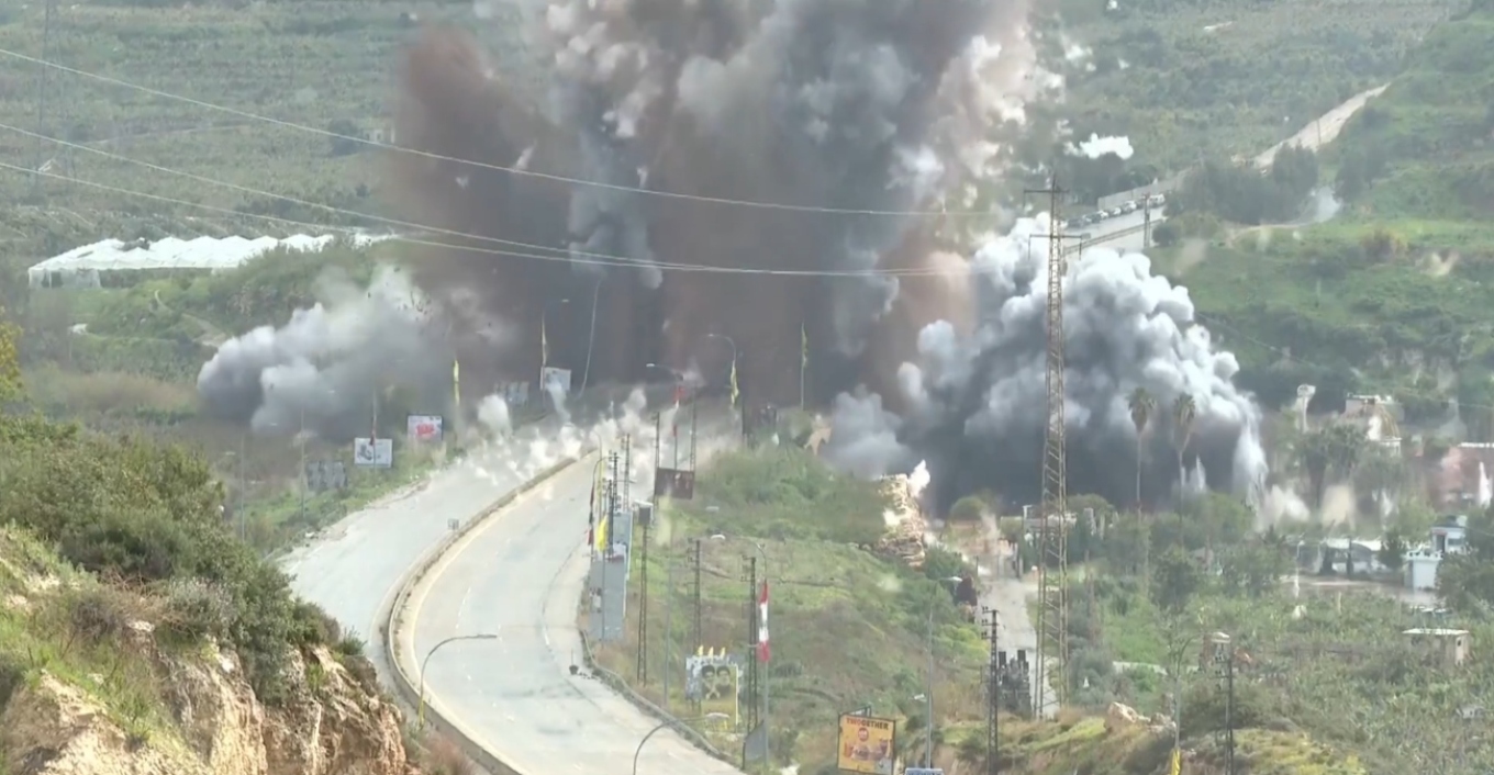 LIVE: Ισχυρές εκρήξεις στην Τεχεράνη - Το τελεσίγραφο Τραμπ στο Ιράν για Ορμούζ πλησιάζει στη λήξη του