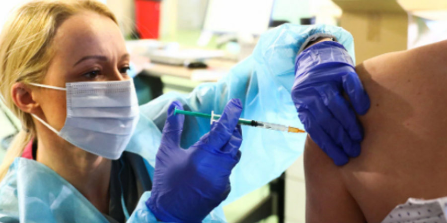 Η μετάλλαξη Δέλτα ανατρέπει τα δεδομένα - Αυξημένες πιθανότητες να μεταδοθεί και από τους εμβολιασμένους