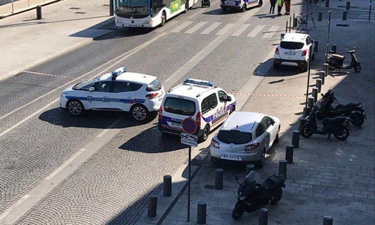 Μασκοφόροι ένοπλοι άνοιξαν πυρ στη Μασσαλία
