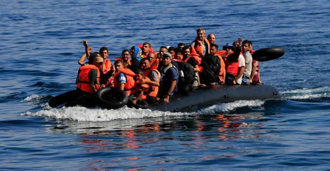 Συναγερμός για αγνοούμενο μετανάστη: Αφίχθησαν 3 βάρκες στο Κάβο Γκρέκο - Και πτητικά μέσα στην επιχείρηση εντοπισμού