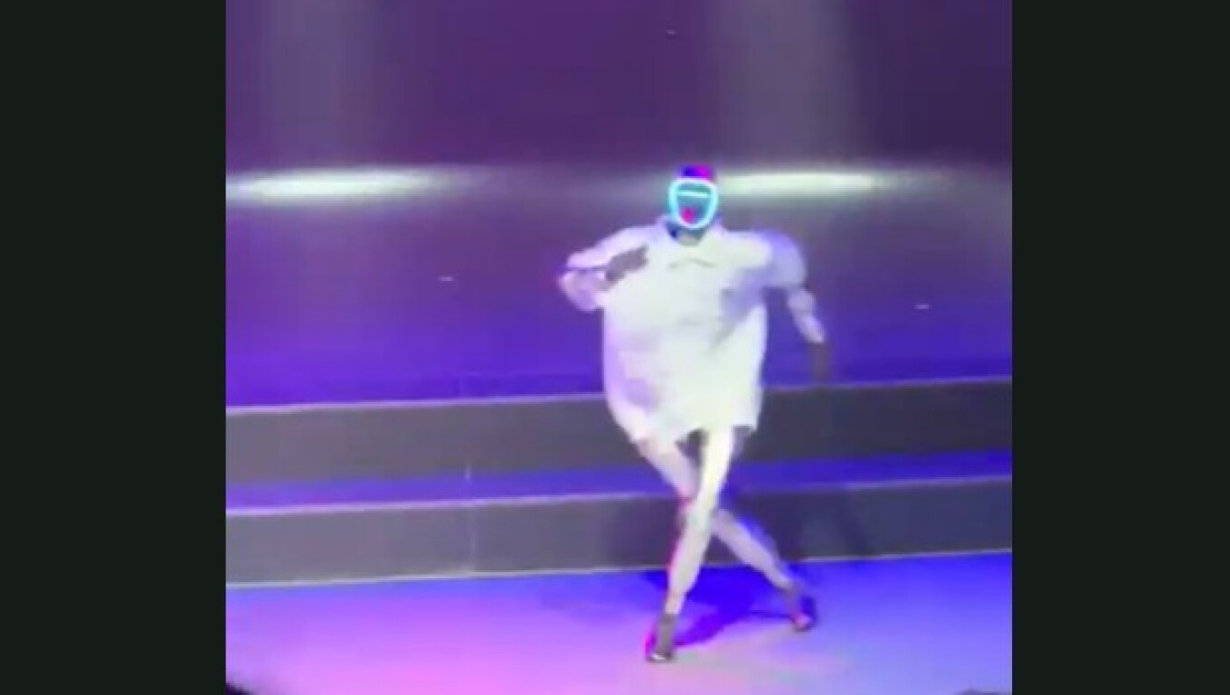 ΒΙΝΤΕΟ: Ρομπότ πήγε να χορέψει το «Billie Jean» όπως ο Μάικλ Τζάκσον και όλα... πήγαν στραβά