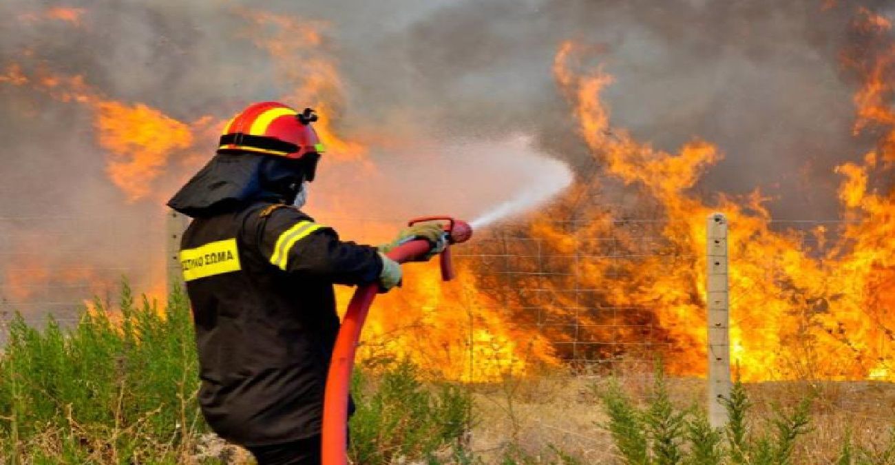 Παραμένει στο «κόκκινο» ο κίνδυνος δασικών πυρκαγιών - Οι ποινές για το άναμμα φωτιάς χωρίς άδεια