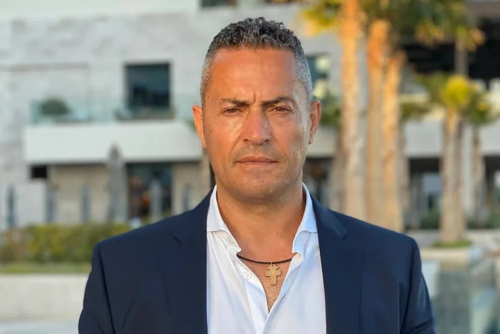 Τζον Χριστοδούλου: Θα κατέλθει τελικά υποψήφιος; – Πώς απαντά για τη σχέση του με τον Φειδία και η αναφορά σε ΔΗΣΥ και ΑΚΕΛ