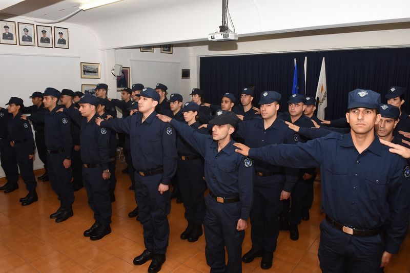 Φόρεσαν και επίσημα την στολή της Αστυνομίας οι 32 νέοι επιλαχόντες – ΦΩΤΟΓΡΑΦΙΑ  