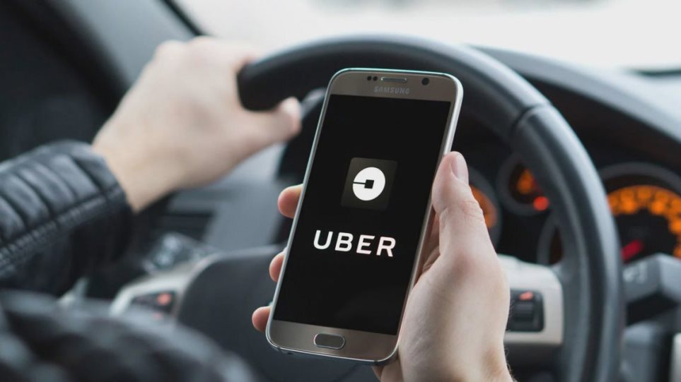 Uber: Σκάνδαλο αποκαλύπτει ο Guardian πως η εταιρία «φλέρταρε» με παγκόσμιους ηγέτες για να προωθήσει τα συμφέροντα της