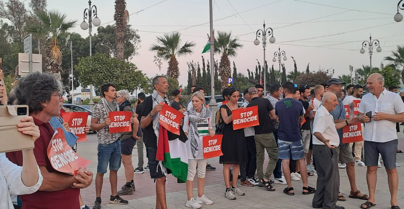 Λάρνακα: Εικόνες από το σημείο της διαμαρτυρίας για την Παλαιστίνη - Φωτογραφίες