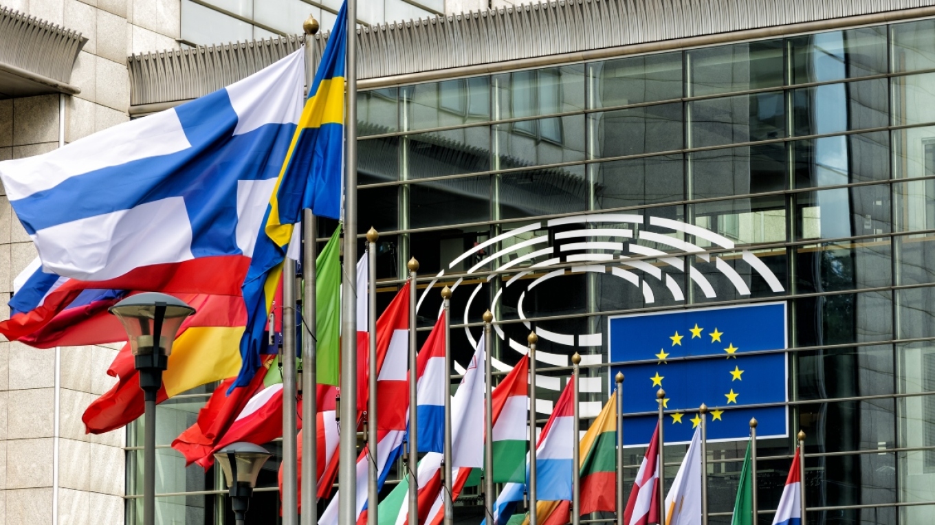 Πράσινο φως από το Ευρωπαϊκό Κοινοβούλιο για την απαγόρευση υπηρεσιών AI που δημιουργούν ψεύτικες σεξουαλικές εικόνες