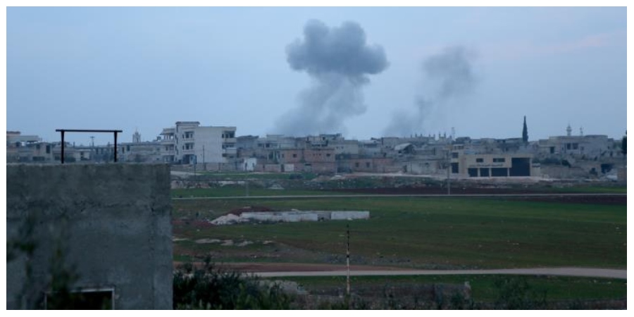 Ο συριακός στρατός ανακοινώνει την ανακατάληψη στρατηγικής πόλης στη βορειοδυτική Συρία