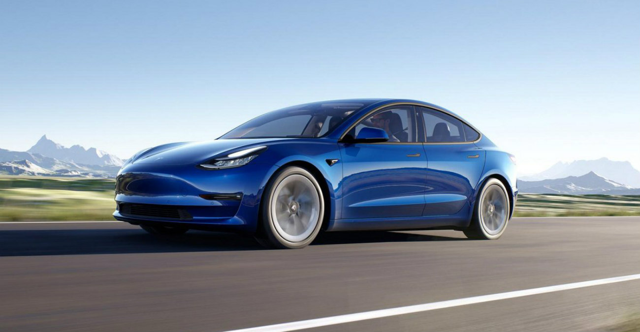 Η Tesla ανακαλεί 2 εκατ. οχήματα στις ΗΠΑ