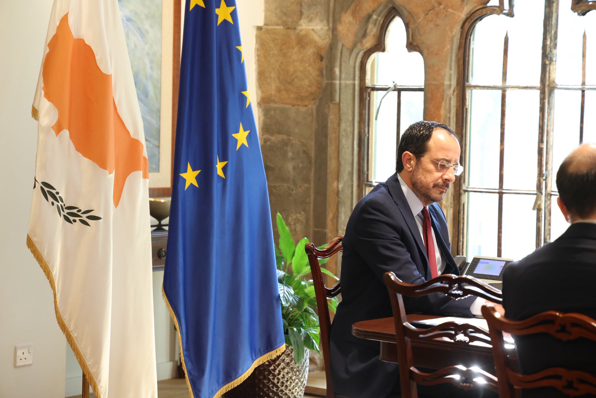 ΠτΔ: Τηλεδιάσκεψη με τους αρχηγών Κρατών και Κυβερνήσεων που ανήκουν στο ΕΛΚ - Στην ατζέντα η κρίση στη Μ. Ανατολή και η ενεργειακή ασφάλεια