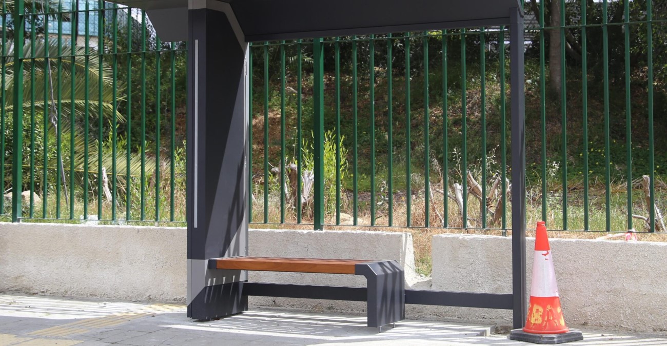 Κλοπή ή τιμωρία; Σήκωσαν αυτοκίνητο με γρύλους και πήραν τα ελαστικά – Δείτε φωτογραφίες