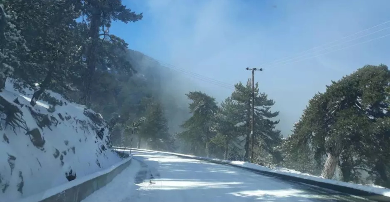 Προσοχή στο Τρόοδος: Μόνο με αλυσίδες ή 4x4 η πρόσβαση λόγω χιονόπτωσης