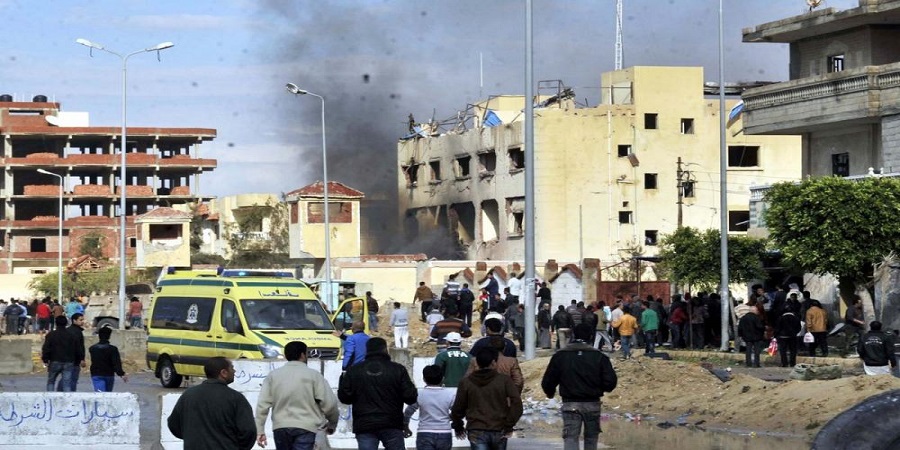 Δέκα στρατιωτικοί νεκροί ή τραυματίες σε βομβιστική επίθεση στην Μπιρ αλ Αμπντ
