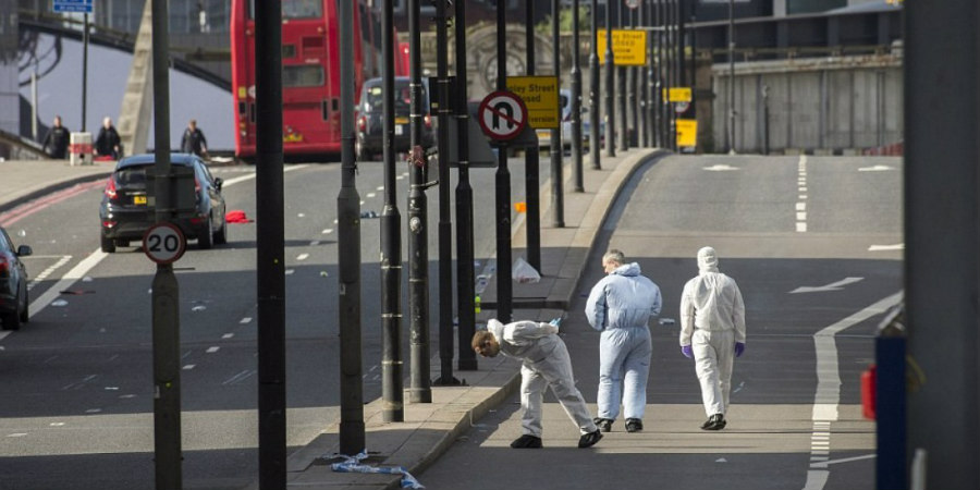 Λονδίνο: Σε τρομοκρατική επίθεση αποδίδεται το αυτοκίνητο που έπεσε στην πύλη του Κοινοβουλίου
