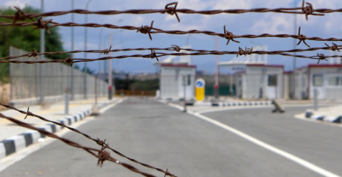 Κατεχόμενα: Ακυρώθηκε ένα διάταγμα «κράτησης» των 5 Ε/κ, αλλά μένουν στη «φυλακή» με άλλο
