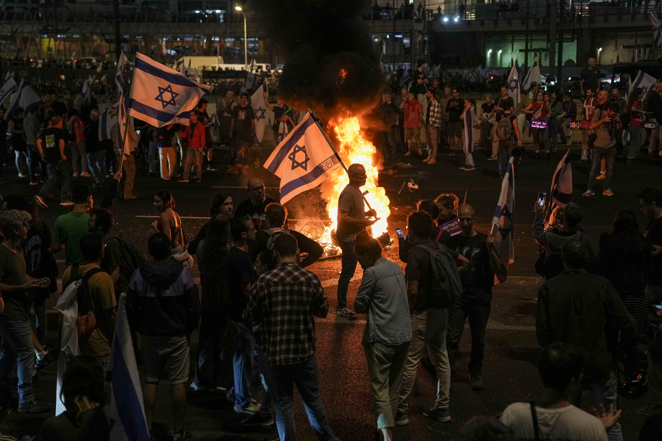 Ισραήλ: Χιλιάδες διαδηλωτές στους δρόμους του Τελ Αβίβ - «Είναι προδότης» φωνάζουν για τον Νετανιάχου