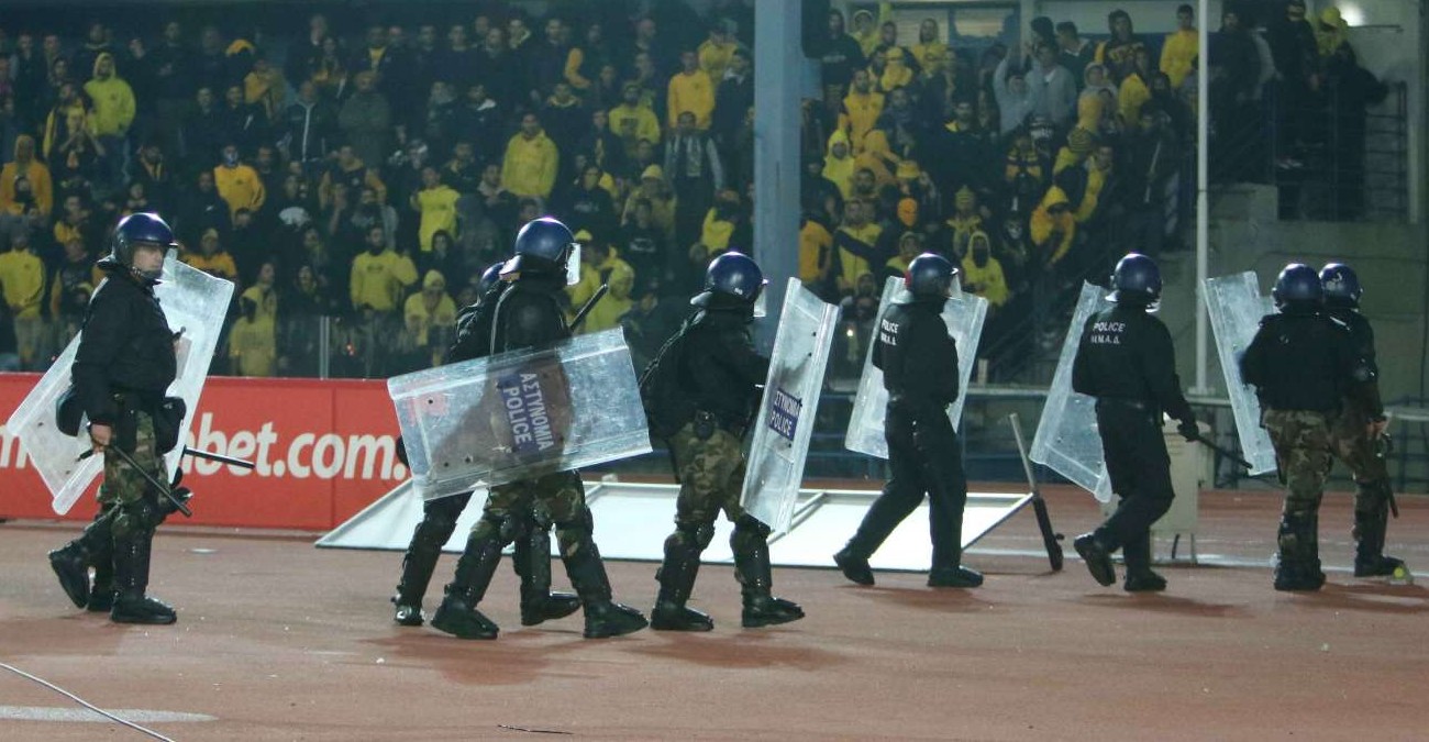 Βία στα γήπεδα: Συνέλαβαν 19 πρόσωπα για επεισόδια από τον Αύγουστο μέχρι σήμερα - Επιβλήθηκε ποινή σε πέντε 
