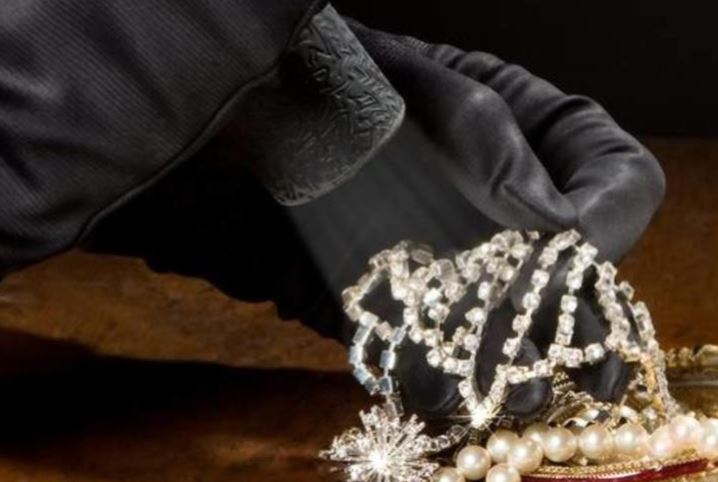  Έτσι έκλεψαν το διαμάντι αξίας 180 χιλιάδων ευρώ από το χρυσοχοείο στη Λεμεσό