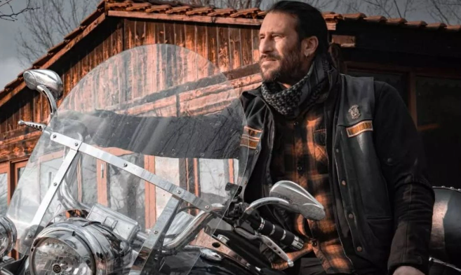 Απόστολος Μπαχαρίδης: Ερωτευμένος στην Ξάνθη ο πρωταγωνιστής της σειράς «Η τούρτα της μαμάς»