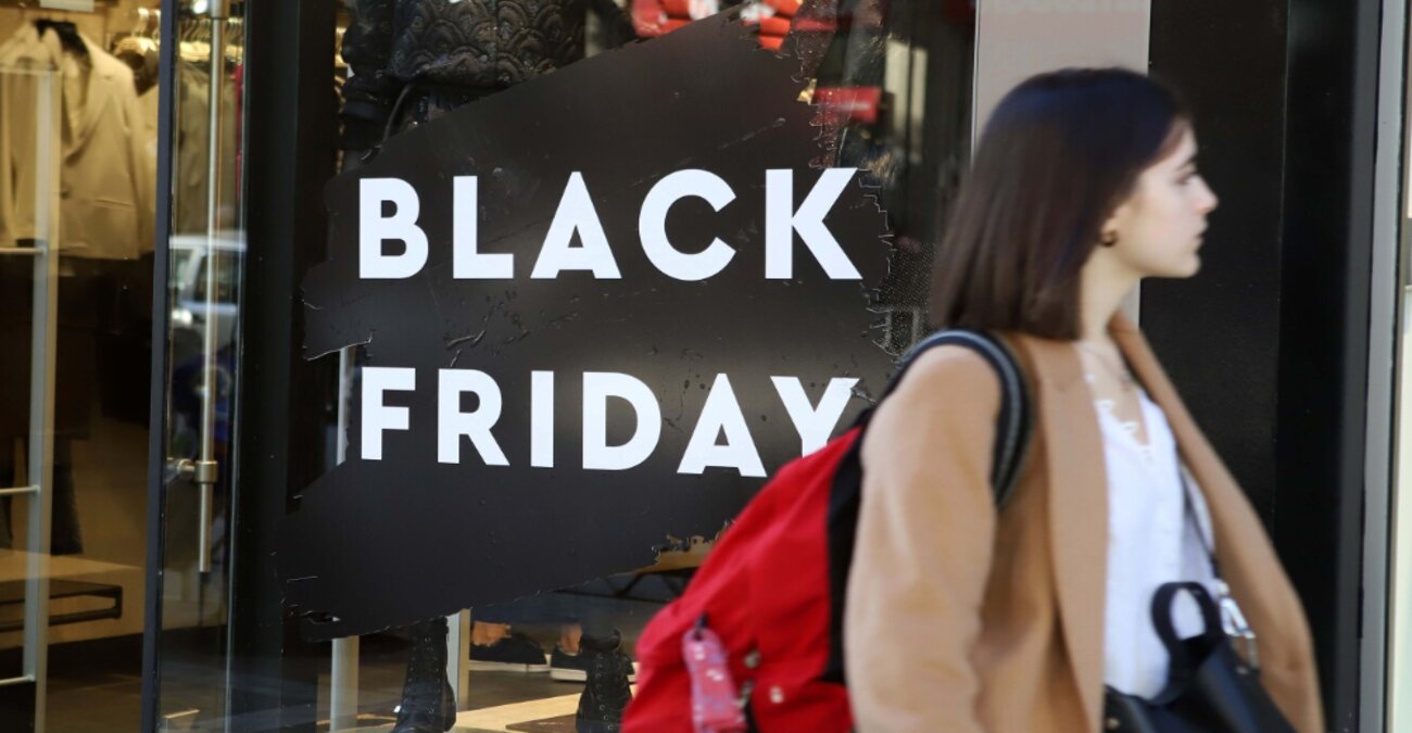 Με παράπονα, μειωμένη κίνηση και χαμηλές εκπτώσεις η φετινή Black Friday - «Φθίνει ο θεσμός»