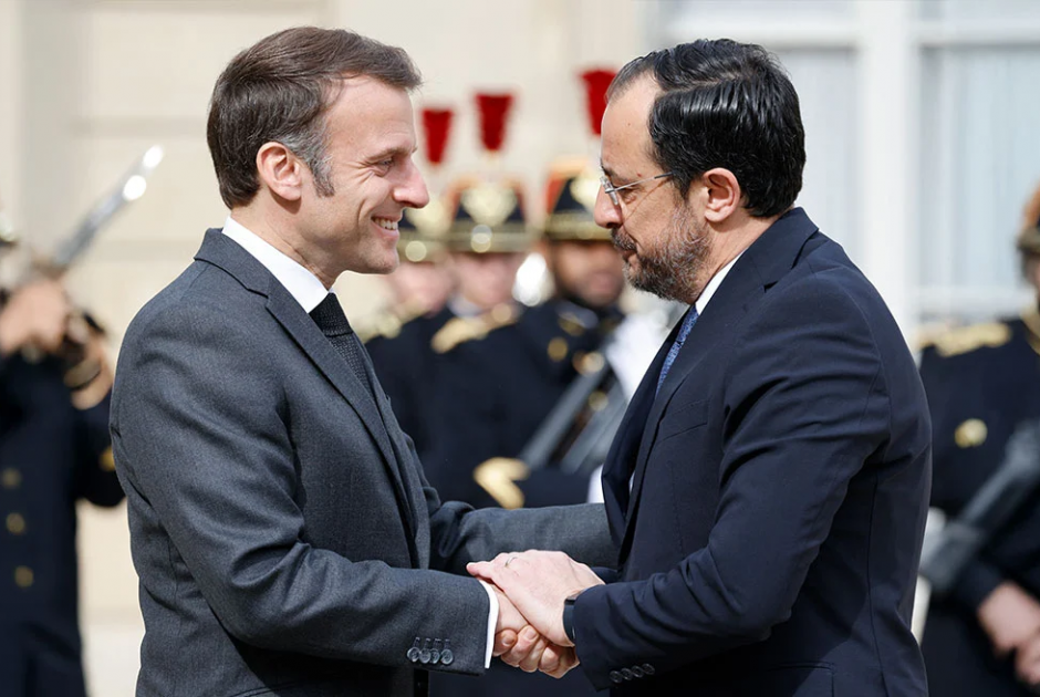 Στο Παρίσι μεταβαίνει ο ΠτΔ - Βλέπει Μακρόν τη Δευτέρα - Στην ατζέντα η Κυπριακή Προεδρία της ΕΕ - Πέφτουν υπογραφές για Στρατηγική Εταιρική Σχέση