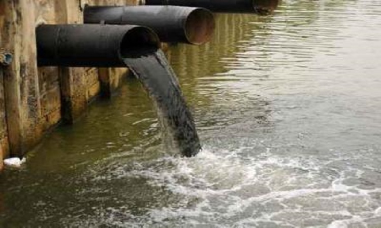 Δικαστικά κινείται ο Δ. Λάρνακας εναντίον εργοστασίων που έριχναν υγρά απόβλητα σε δημόσιο οχετό ομβρίων υδάτων