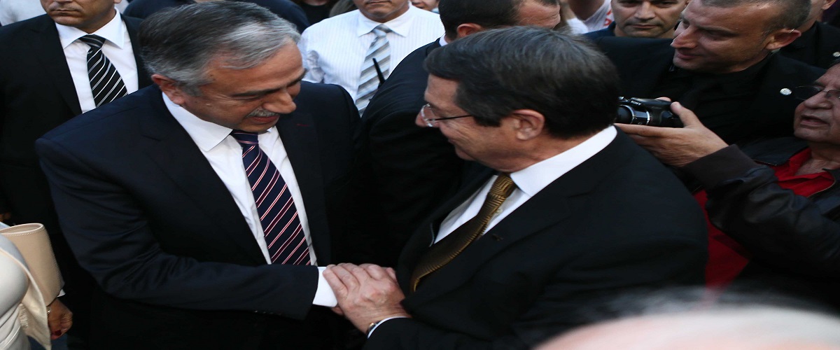 Κυπριακό: Σε εξέλιξη οι διπραγματεύσεις - Αποφασισμένοι για λύση Αναστασιάδης και Ακιντζί