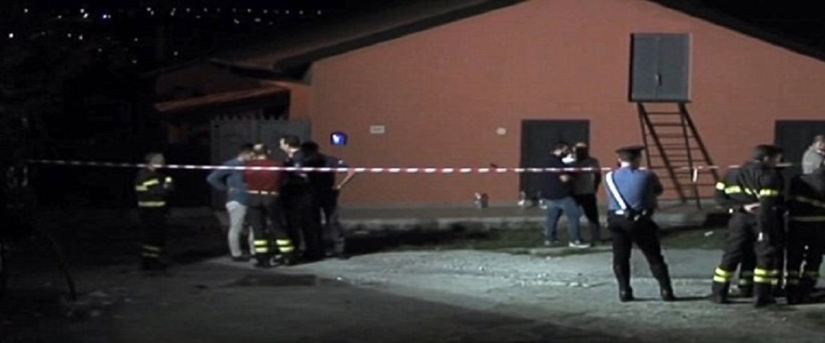 Δύο ηθοποιοί νεκροί σε θεατρική παράσταση από έκρηξη παλαιού όπλου στην Ιταλία