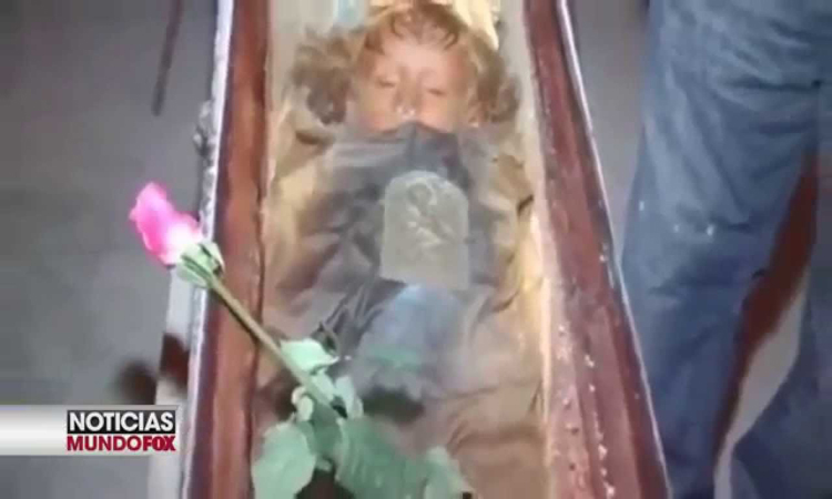 Ανατριχίλα στα μάτια του… Το μικρό αυτό κοριτσάκι είναι νεκρό εδώ και 95 χρόνια