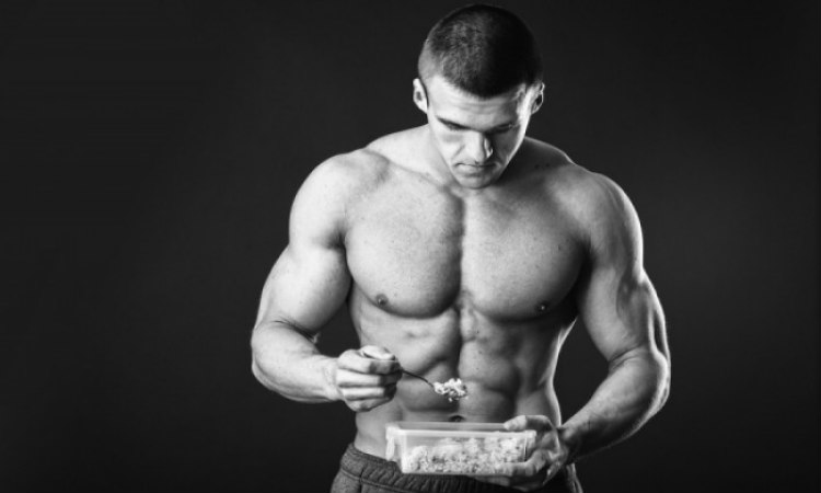 Οι 6 απόλυτες τροφές για να χτίσει ο άνδρας μυϊκή μάζα