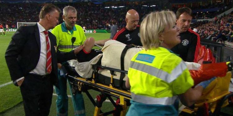 ΠΡΟΣΟΧΗ ανατριχιαστικό βίντεο! Έσπασε το πόδι του ποδοσφαιριστής της Man Utd