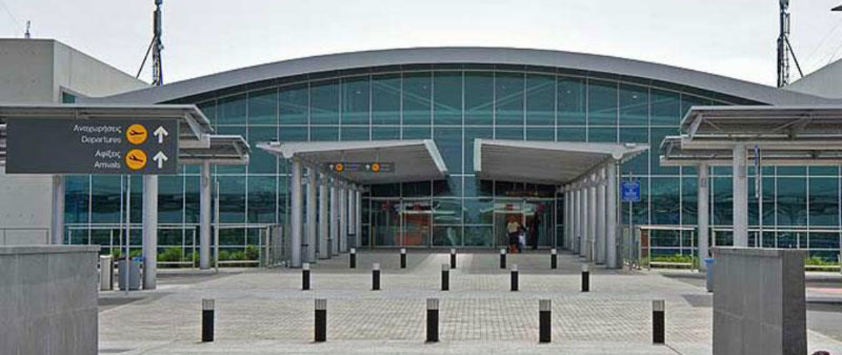 Απίστευτο περιστατικό: Ένας ψεύτης επιβάτης αναστάτωσε πτήση στο αεροδρόμιο Λάρνακας! Εκκενώθηκε το αεροσκάφος