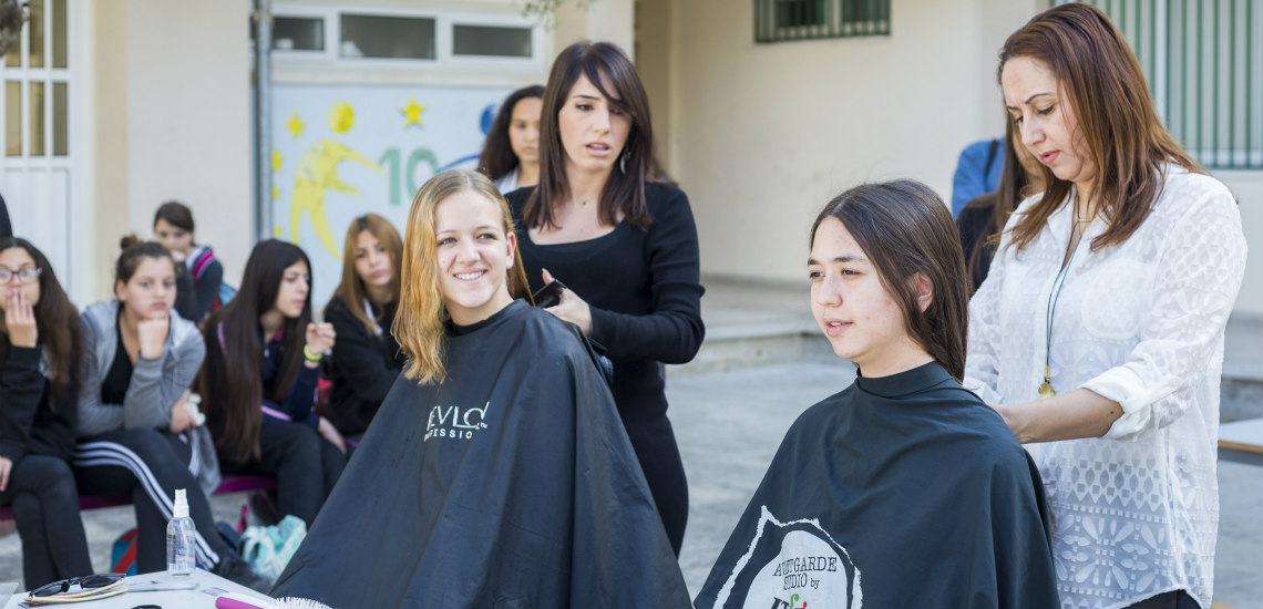ΛΕΜΕΣΟΣ: Το καλύτερο δίδαγμα από μαθήτριες Γυμνασίου - Έκοψαν τα μαλλιά τους για καλό σκοπό – «Χαρούμενες που θα κάνουν ευτυχισμένα παιδιά με καρκίνο»