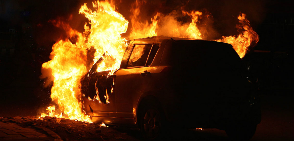 ΛΕΜΕΣΟΣ: Στις φλόγες 4 αυτοκίνητα έξω από μηχανουργείο – Έτρεξε να αποτρέψει ολοκληρωτική καταστροφή η Πυροσβεστική