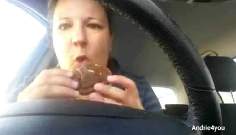 Tο βίντεο που σαρώνει στο Κυπριακό Facebook! «Ένιωσα ότι ήρτε η ευλογία από τον ουρανό… Άντρη θα φάεις cookies βραστά»