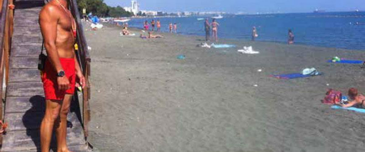 ΛΕΜΕΣΟΣ: Ρούχα αφημένα στην παραλία και η καταγγελία φίλου κινητοποίησαν τις αρχές! Έψαχναν για πνιγμένο αλλά…