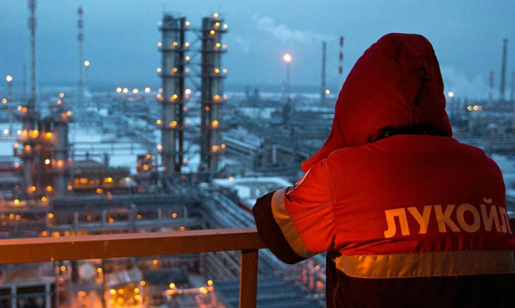 Ετοιμη για μείωση παραγωγής πετρελαίου η Μόσχα