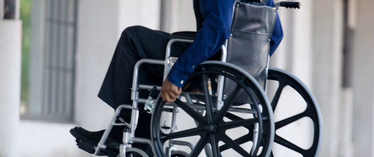 ΛΑΡΝΑΚΑ: 28χρονο ανάπηρο που ζητιάνευε έξω από υπεραγορά  «μάζεψε» η Αστυνομία