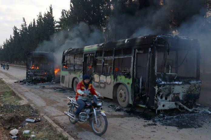 Mακελειό στη Συρία: Στους 112 οι νεκροί από την επίθεση καμικάζι σε λεωφορεία