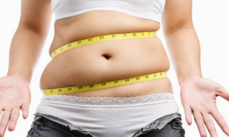 Λίπος στην κοιλιά: Οι αιτίες εμφάνισης και η τροφή που το μειώνει