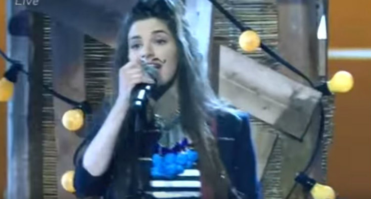 Είναι καλλιτεχνάρα! Η Κύπρια Νωαίνα με το μουστάκι τραγούδησε «Φραγκοσυριανή» όπως δεν το έχετε ξανακούσει